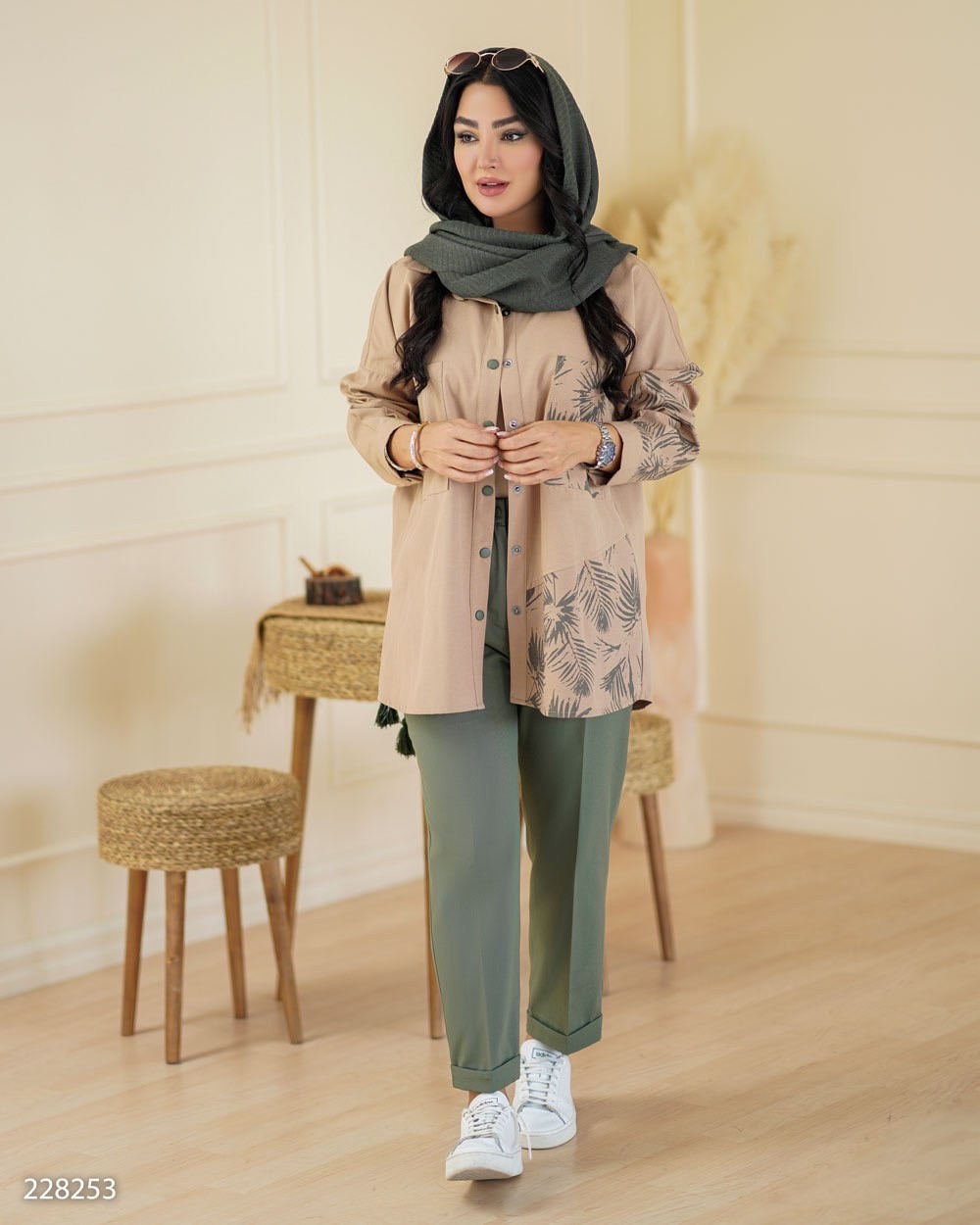 کت و شلوار زنانه مدل صوما کد 2282 (ضمانت اصالت)